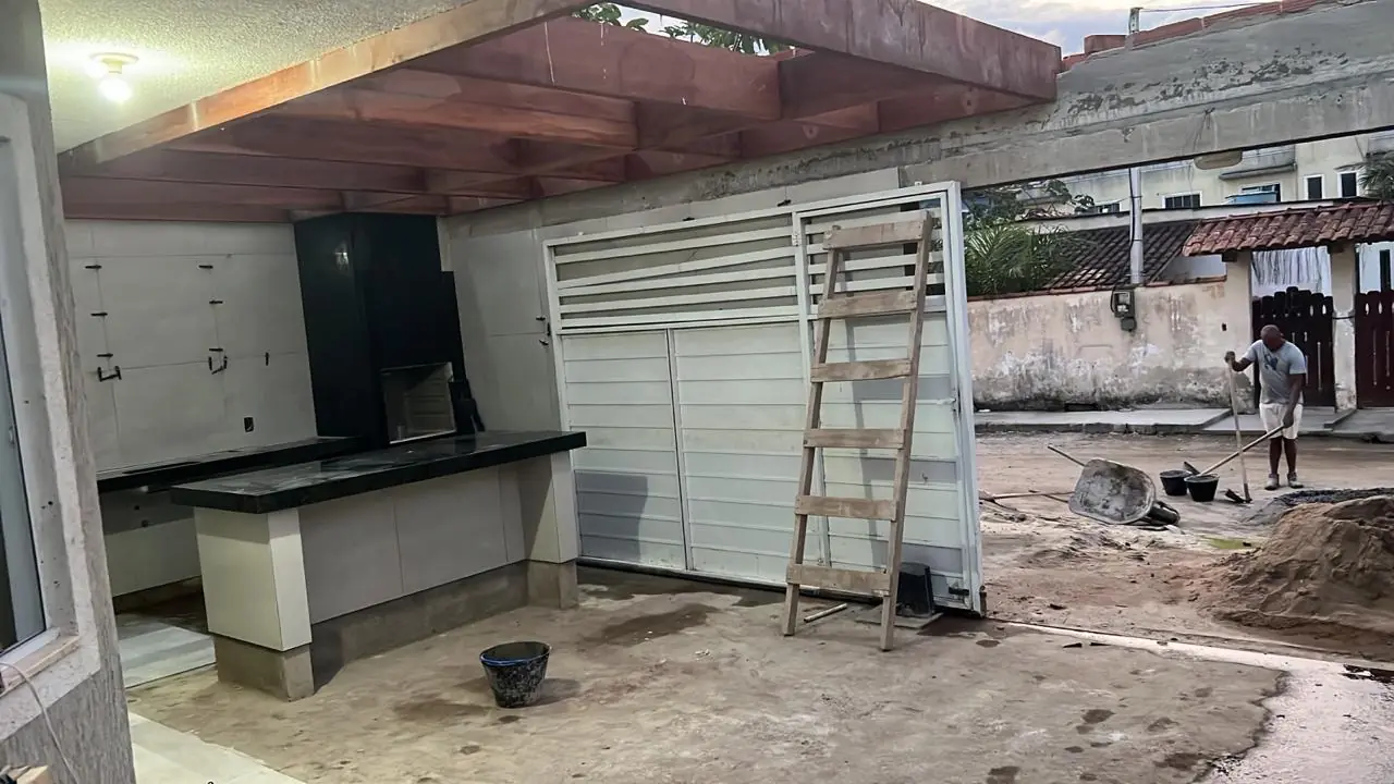 Ambiente interno em etapa de acabamento