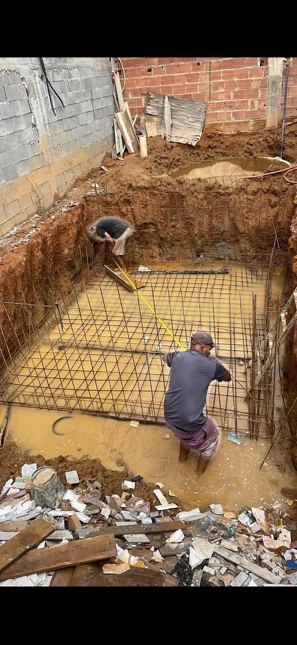 Preparação do solo e marcação da área da piscina